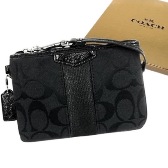 Coach Handbags - Coach Signature Jacquard/Leather Trim Wristlet!💥